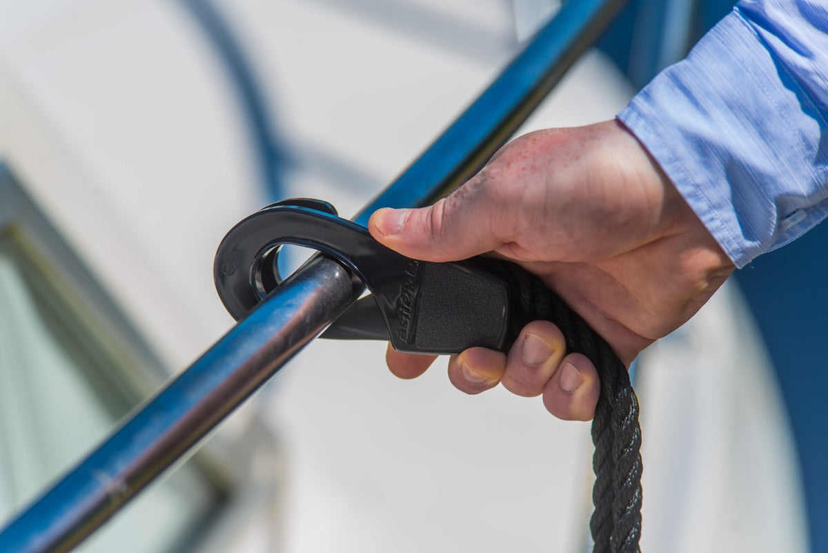 SAW Pair of Fast Fender Boat Fender Clip Attachments to Suit 40mm Rails - Black